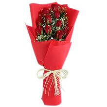 send one dozen red roses in bouquet to dhaka